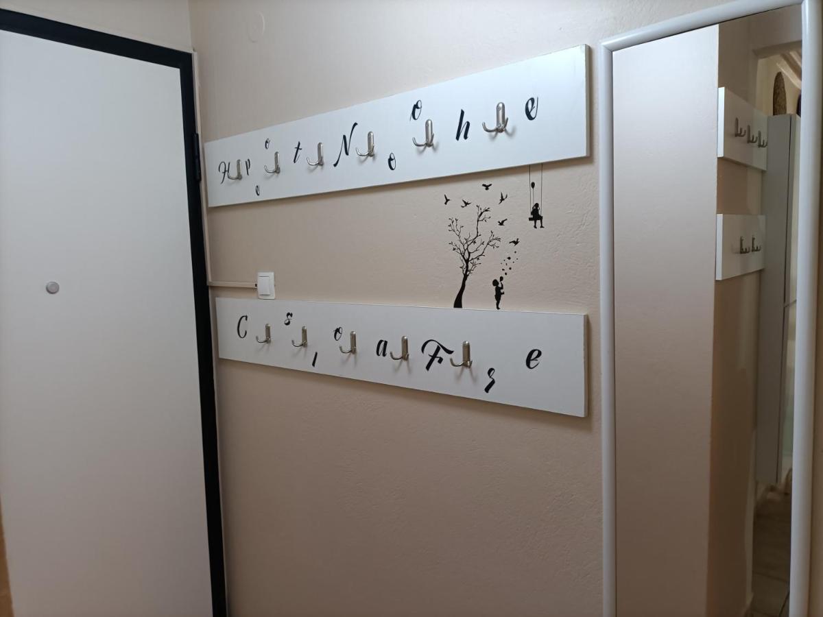 Urban Minimalist Studio Apt. near Pagrati Park Apartment Athena Bagian luar foto