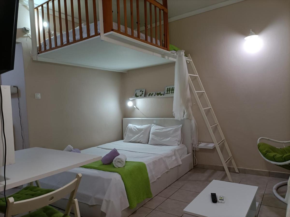Urban Minimalist Studio Apt. near Pagrati Park Apartment Athena Bagian luar foto