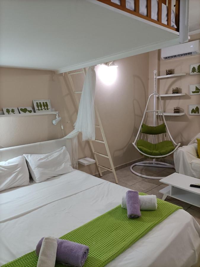 Urban Minimalist Studio Apt. near Pagrati Park Apartment Athena Bagian luar foto