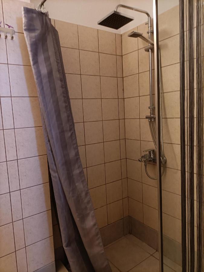 Urban Minimalist Studio Apt. near Pagrati Park Apartment Athena Bagian luar foto