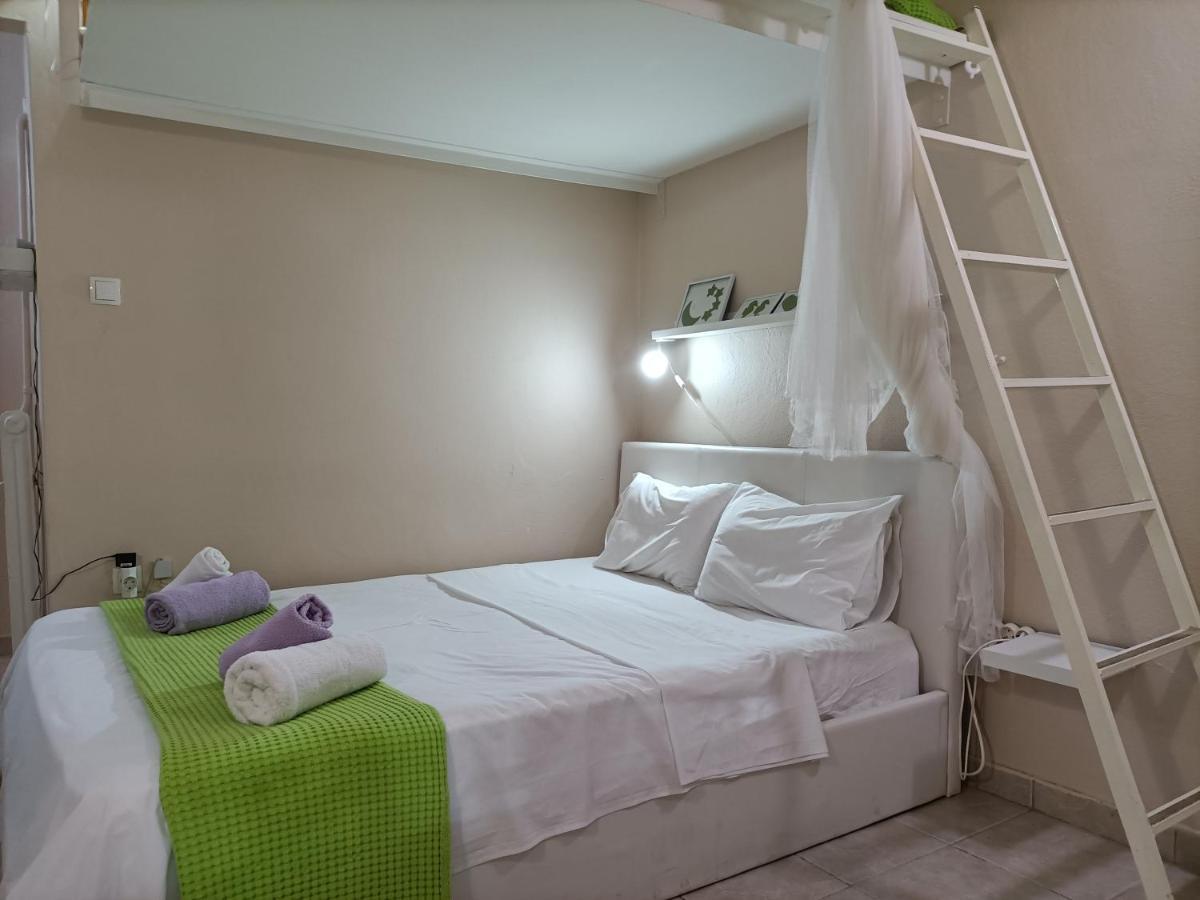 Urban Minimalist Studio Apt. near Pagrati Park Apartment Athena Bagian luar foto